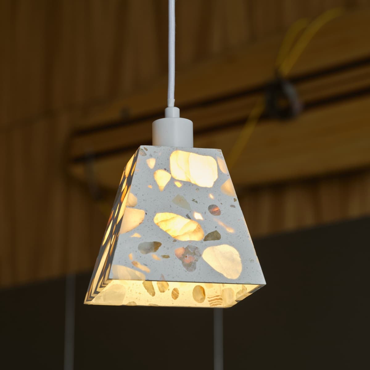 <p data-block-key="2sdgi"><b>OSRAM Decor Gleam Weight -riippuvalaisin</b></p>