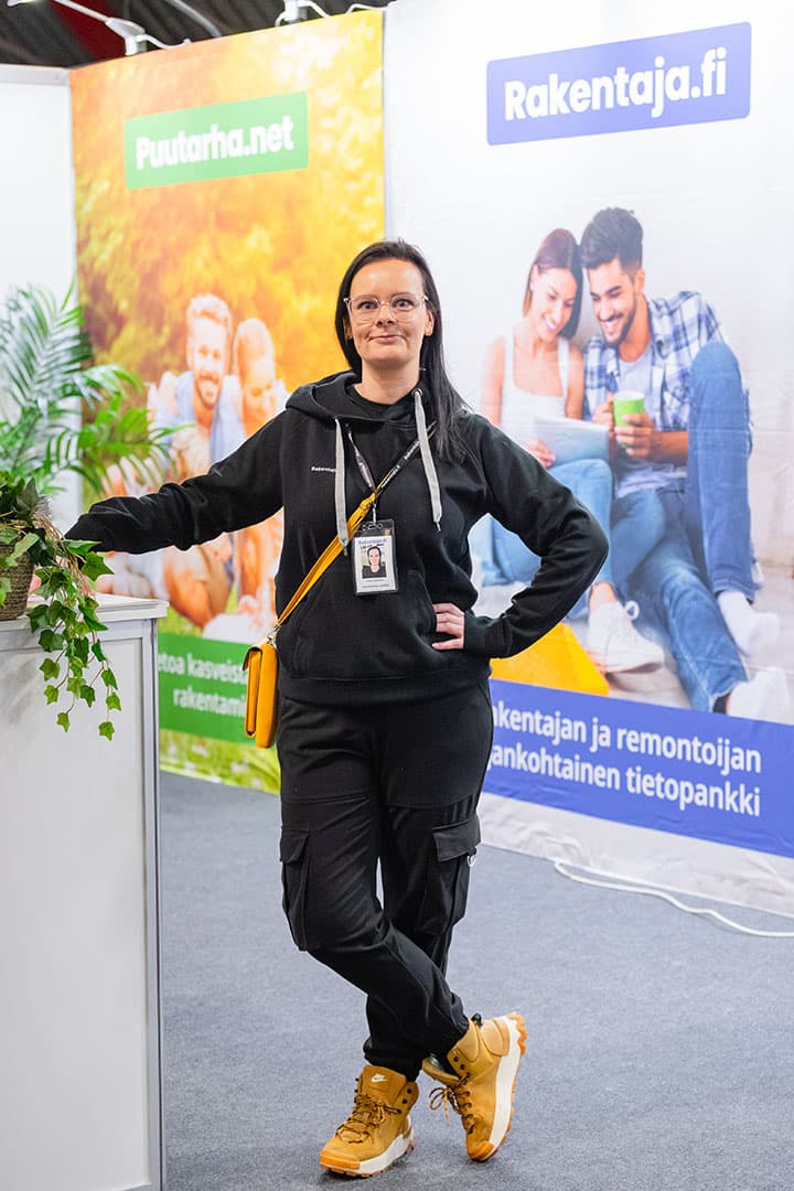 <p data-block-key="kloaw">Esimerkkikuva osastosta banderolleilla.</p>